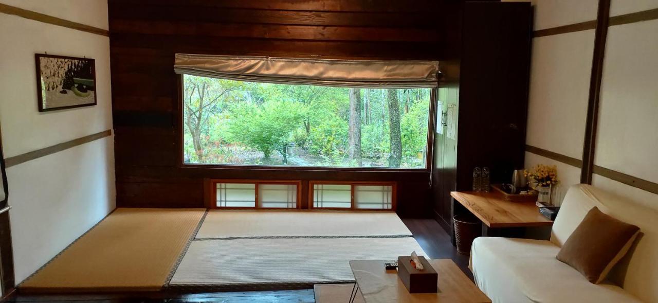 Bright Moon Homestay Dongshi  Eksteriør billede